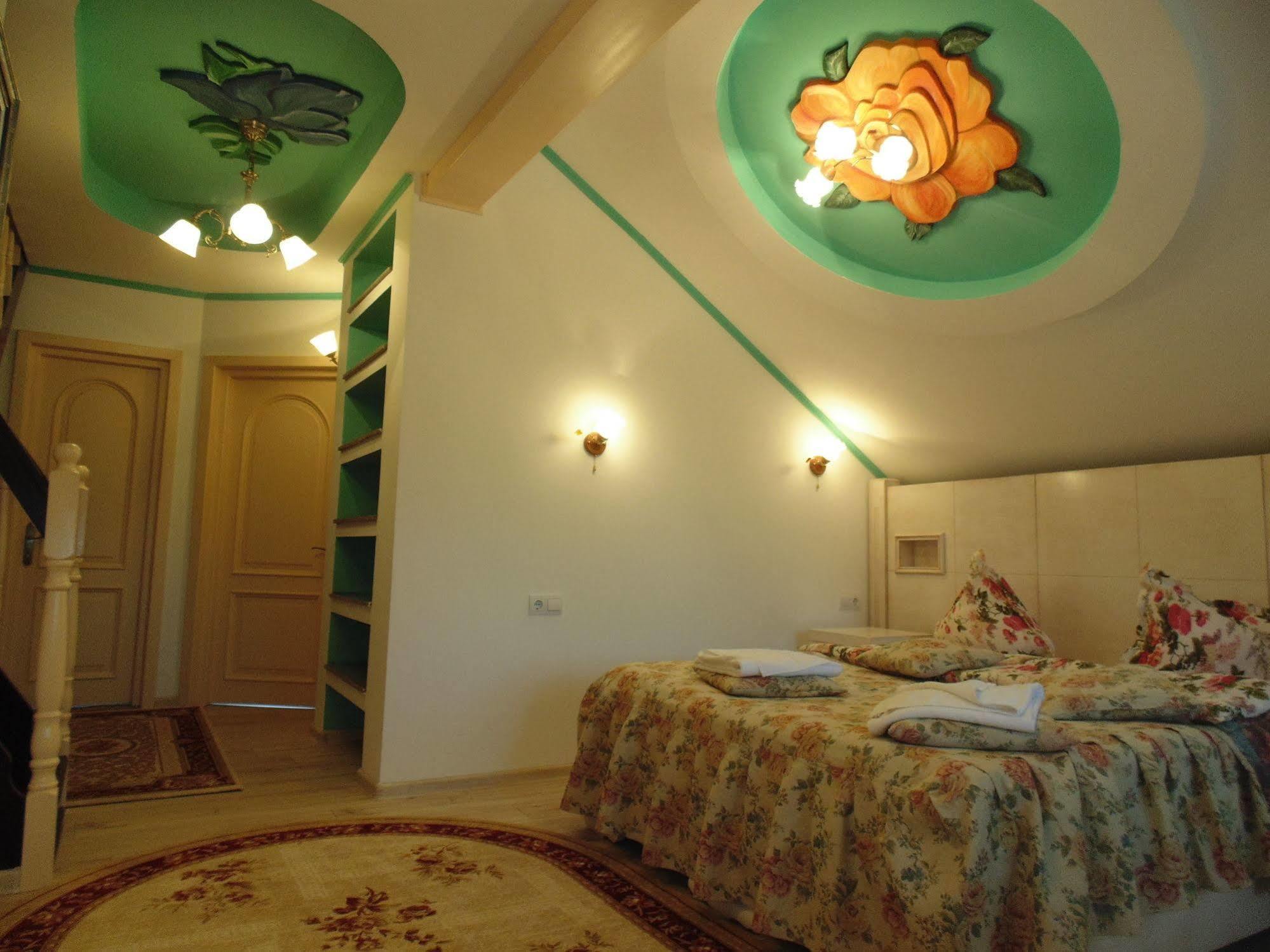 Leaganul Bucovinei Guest House Suceava Exterior photo